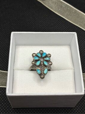 Vintage Zuni sterling silver Petit Point Turquoise ring size 3